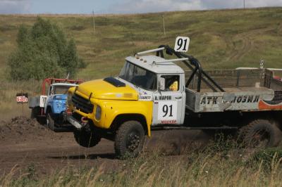 Под Рязанью стартовал Всероссийский автокросс «День урожая»